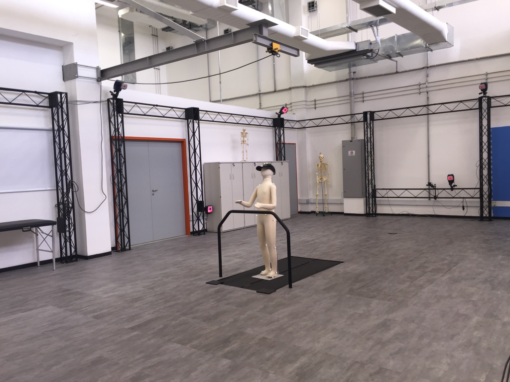 View of the BMClab room for movement analysis.